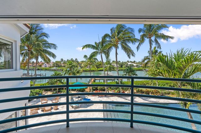 6460 SE Harbor Circle, Stuart, FL 34996