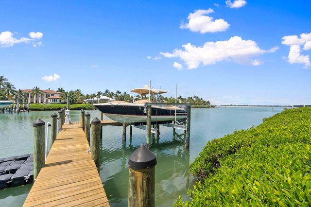 6460 SE Harbor Circle, Stuart, FL 34996