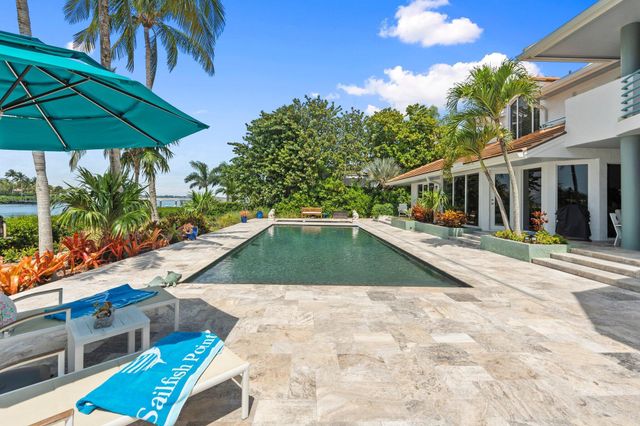 6460 SE Harbor Circle, Stuart, FL 34996