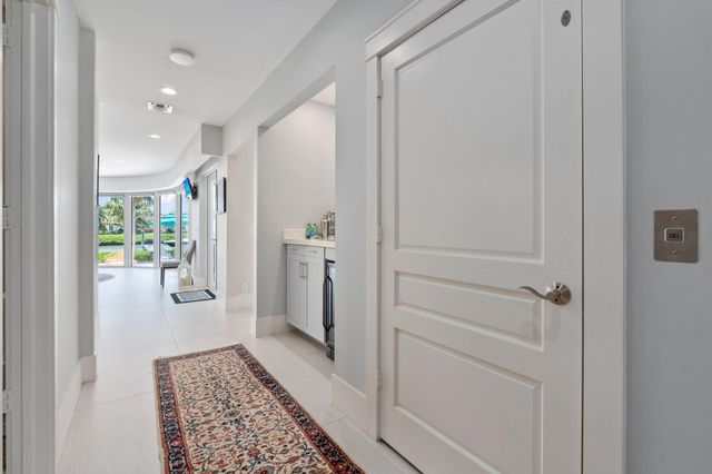 6460 SE Harbor Circle, Stuart, FL 34996