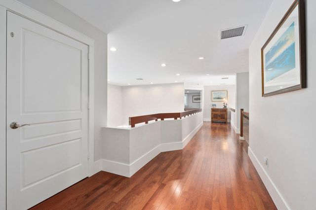 6460 SE Harbor Circle, Stuart, FL 34996