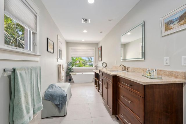 6460 SE Harbor Circle, Stuart, FL 34996