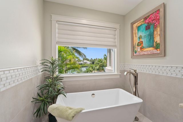 6460 SE Harbor Circle, Stuart, FL 34996