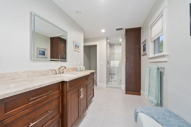 6460 SE Harbor Circle, Stuart, FL 34996