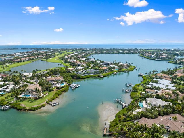 6460 SE Harbor Circle, Stuart, FL 34996