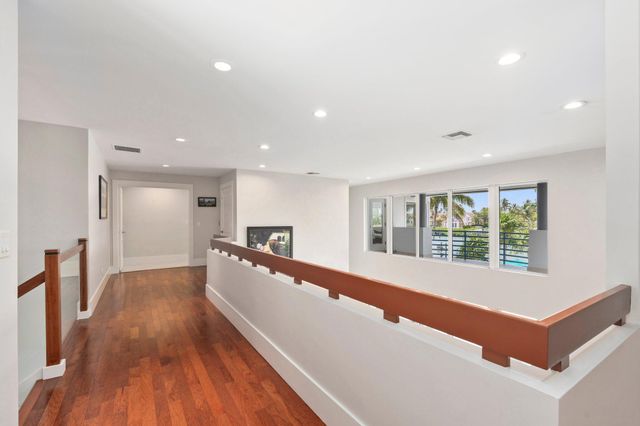 6460 SE Harbor Circle, Stuart, FL 34996