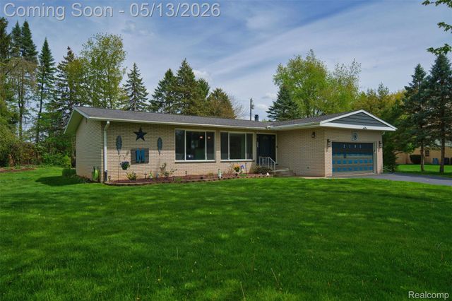 2195 Strader Drive, West Bloomfield Charter Township, MI 48324