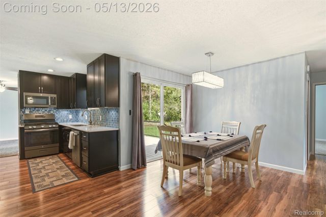 2195 Strader Drive, West Bloomfield Charter Township, MI 48324