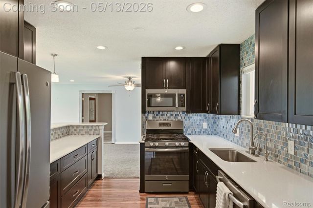 2195 Strader Drive, West Bloomfield Charter Township, MI 48324