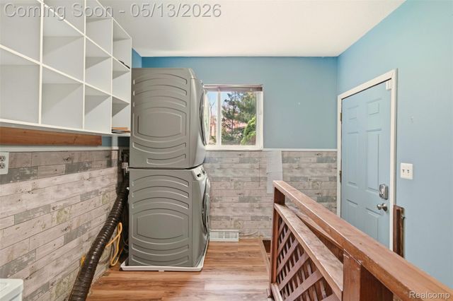 2195 Strader Drive, West Bloomfield Charter Township, MI 48324
