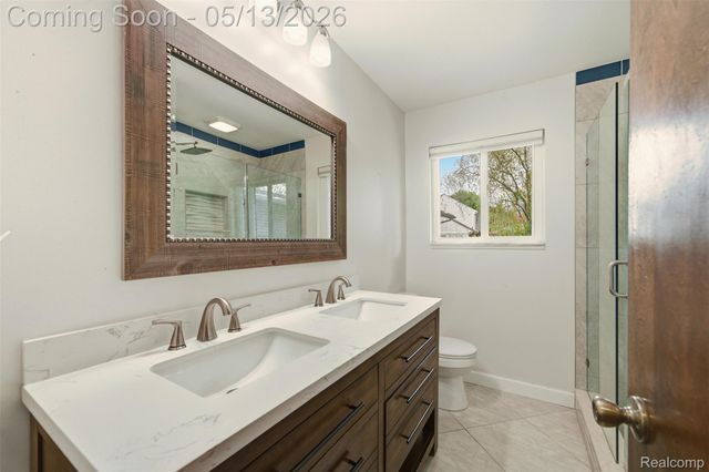 2195 Strader Drive, West Bloomfield Charter Township, MI 48324