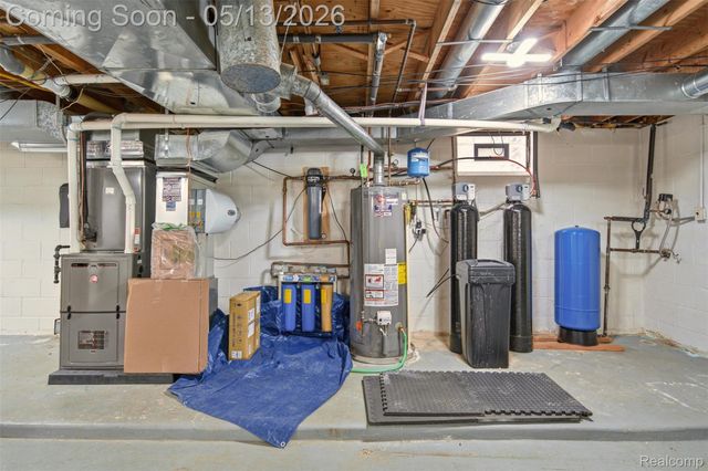 2195 Strader Drive, West Bloomfield Charter Township, MI 48324