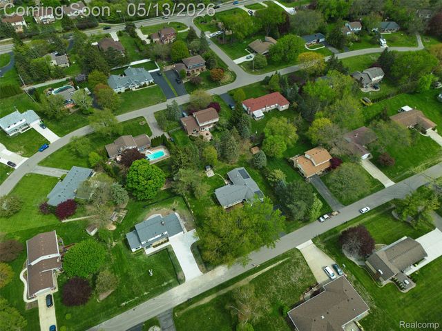 2195 Strader Drive, West Bloomfield Charter Township, MI 48324