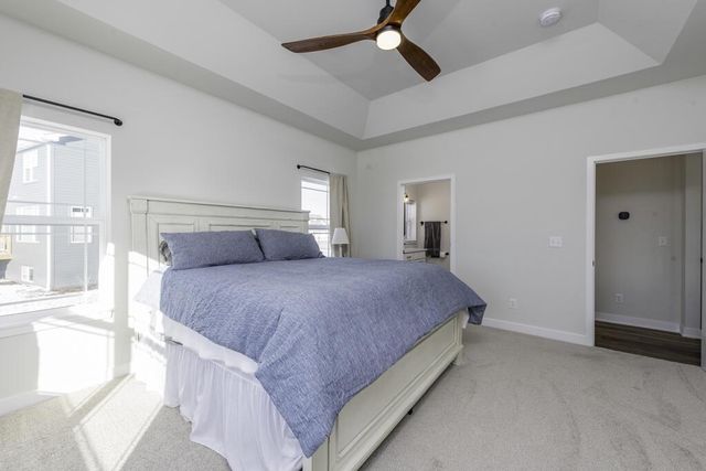 9029 Creekside CIRCLE, Pleasant Prairie, WI 53158