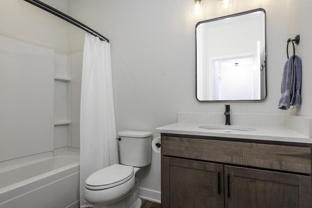 9029 Creekside CIRCLE, Pleasant Prairie, WI 53158