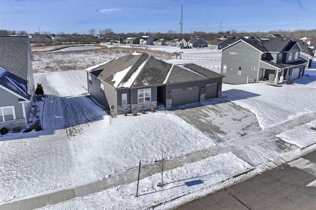 9029 Creekside CIRCLE, Pleasant Prairie, WI 53158