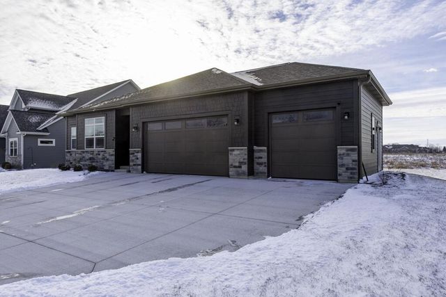 9029 Creekside CIRCLE, Pleasant Prairie, WI 53158