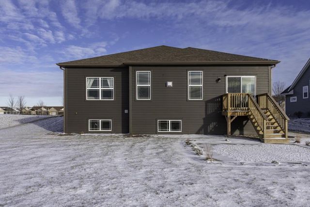 9029 Creekside CIRCLE, Pleasant Prairie, WI 53158