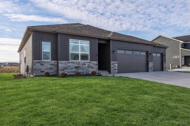 9029 Creekside CIRCLE, Pleasant Prairie, WI 53158