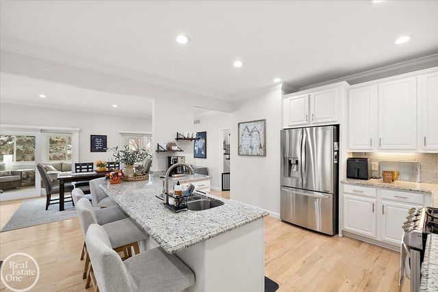 8600 Invitational Drive, Washington Twp, MI 48094