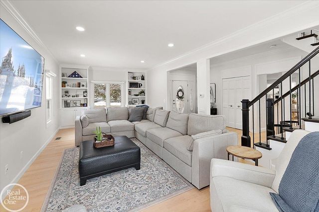 8600 Invitational Drive, Washington Twp, MI 48094