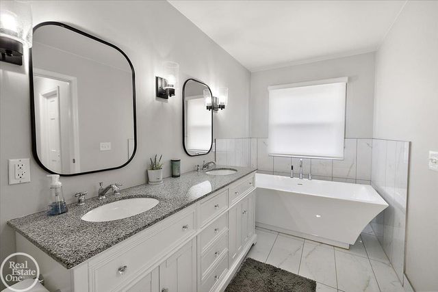 8600 Invitational Drive, Washington Twp, MI 48094