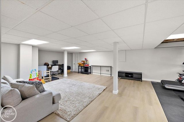 8600 Invitational Drive, Washington Twp, MI 48094