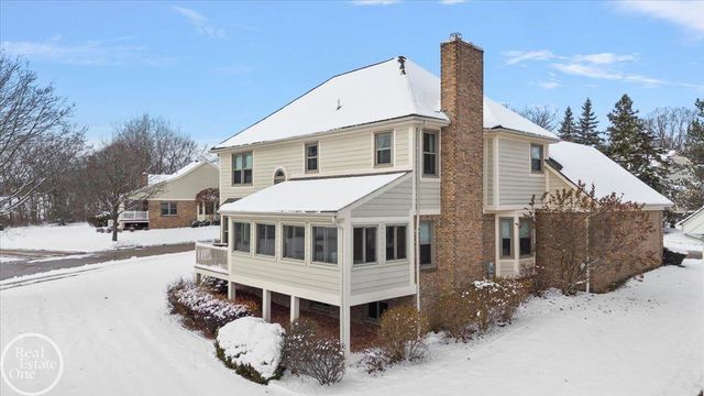 8600 Invitational Drive, Washington Twp, MI 48094