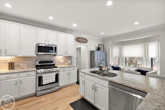 8600 Invitational Drive, Washington Twp, MI 48094