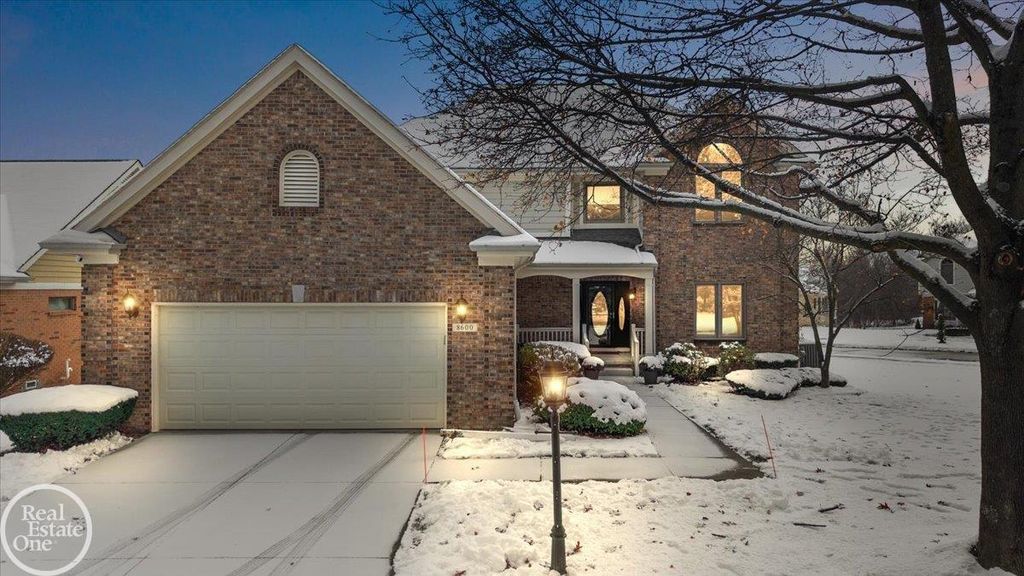 8600 Invitational Drive, Washington Twp, MI 48094