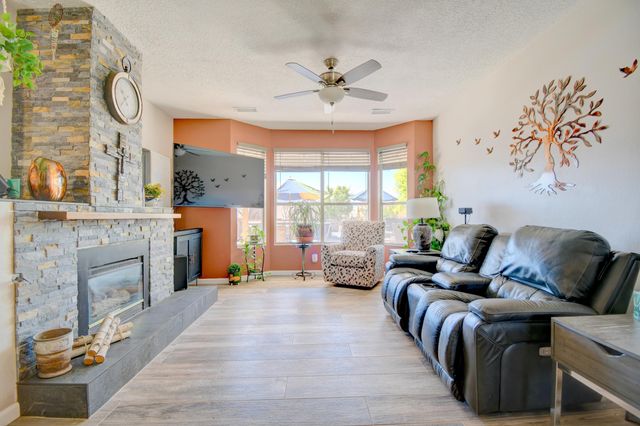7212 Spruce Mountain Loop NE, Rio Rancho, NM 87144