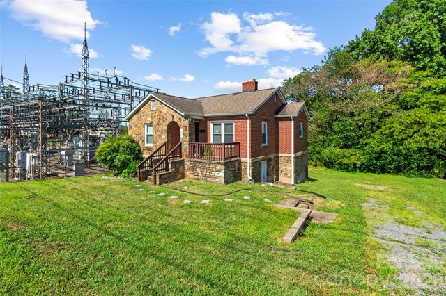 1821 Remount Road, Charlotte, NC 28208