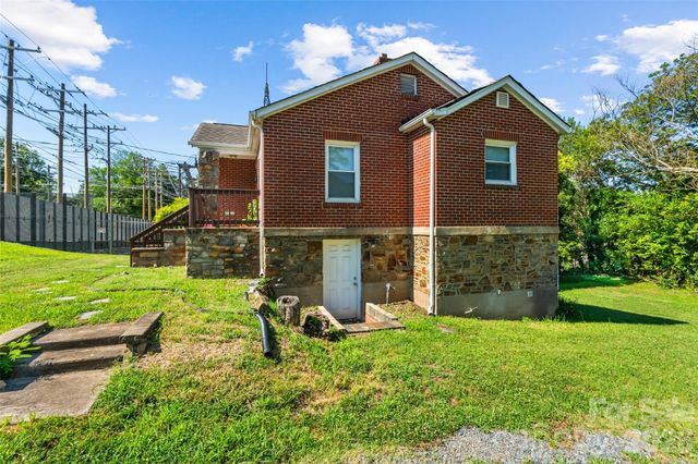 1821 Remount Road, Charlotte, NC 28208