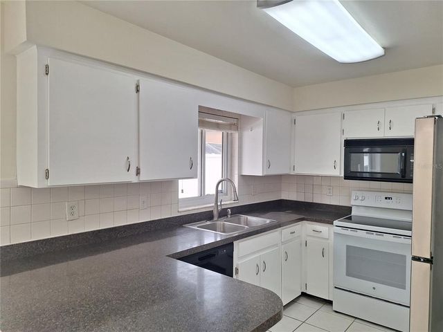 1611 CROMWELL DRIVE, Tarpon Springs, FL 34689