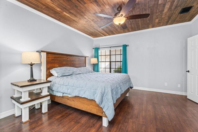 10402 Hondo Hill Road, Houston, TX 77064