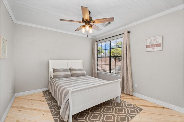 10402 Hondo Hill Road, Houston, TX 77064