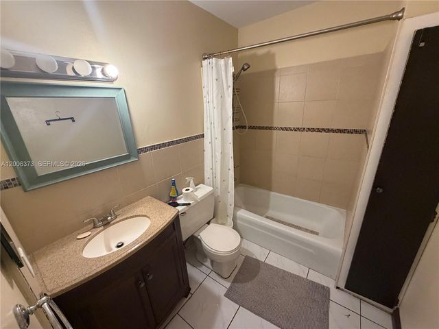 2200 NE 66th St 1426, Fort Lauderdale, FL 33308