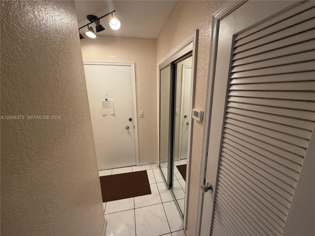 2200 NE 66th St 1426, Fort Lauderdale, FL 33308