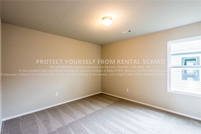 5022 W Claxton Circle, Fayetteville, AR 72704