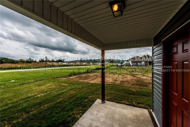 5022 W Claxton Circle, Fayetteville, AR 72704