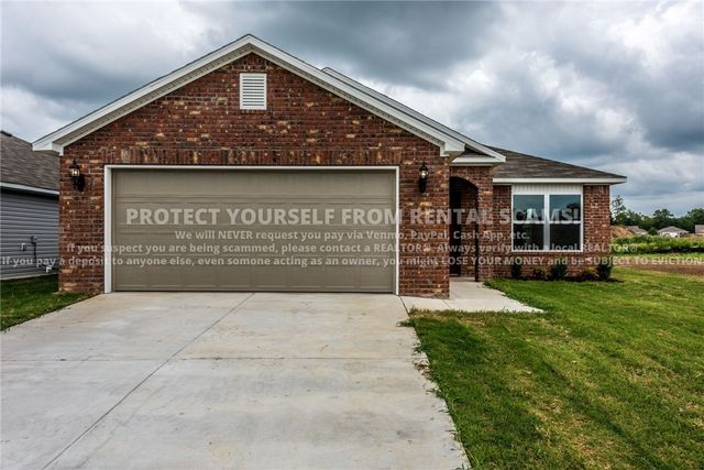 5022 W Claxton Circle, Fayetteville, AR 72704