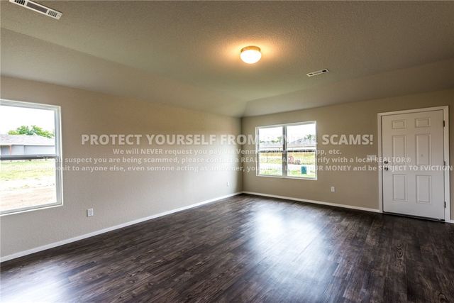 5022 W Claxton Circle, Fayetteville, AR 72704