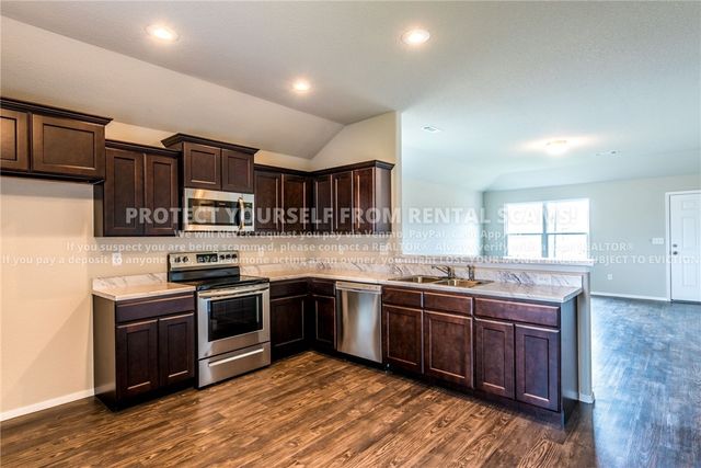 5022 W Claxton Circle, Fayetteville, AR 72704