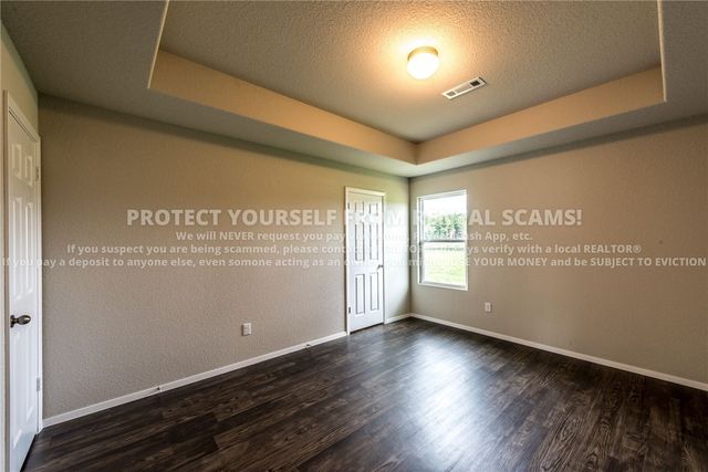 5022 W Claxton Circle, Fayetteville, AR 72704