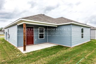 5022 W Claxton Circle, Fayetteville, AR 72704