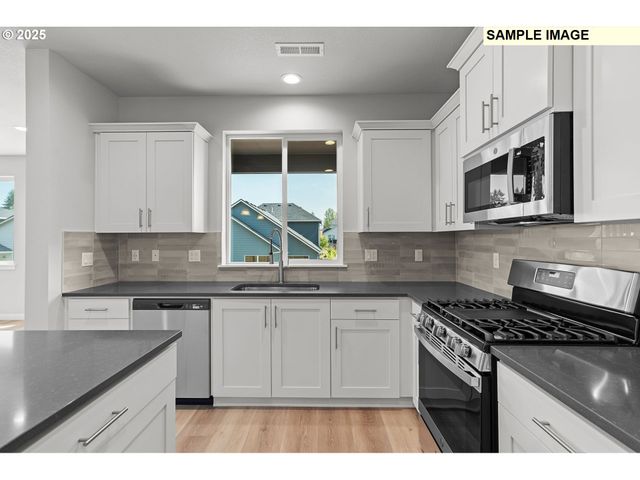 2845 Ne Clarie Rd 210, Estacada, OR 97023