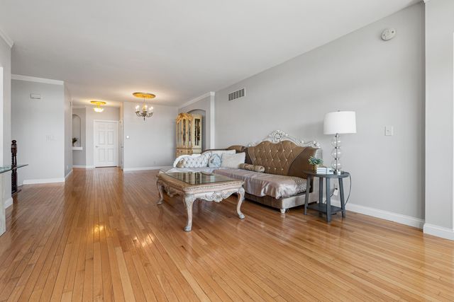 459 Pinnacle Way, Ludlow, KY 41016