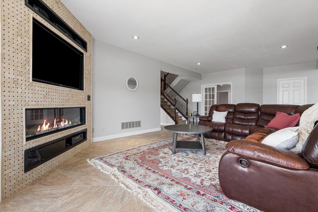 459 Pinnacle Way, Ludlow, KY 41016