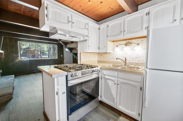 2063 10th Lane, Big Bear, CA 92314