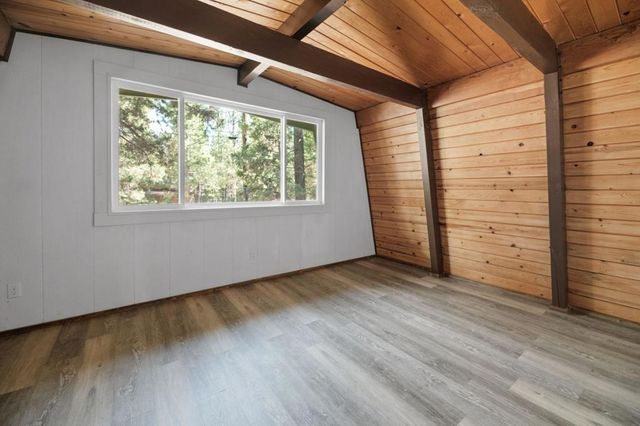 2063 10th Lane, Big Bear, CA 92314